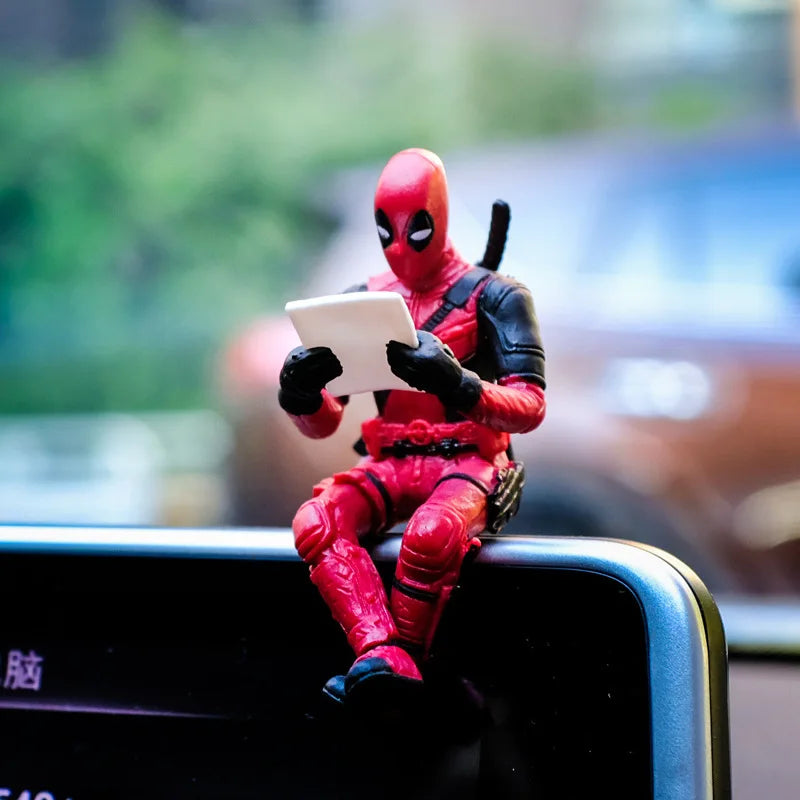 Figura de acción de Anime Deadpool, modelo de postura sentada, x-men, Mini muñeca, decoración, colección de plástico, estatuilla, juguete para niños, regalo