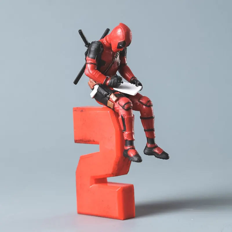 Figura de acción de Anime Deadpool, modelo de postura sentada, x-men, Mini muñeca, decoración, colección de plástico, estatuilla, juguete para niños, regalo