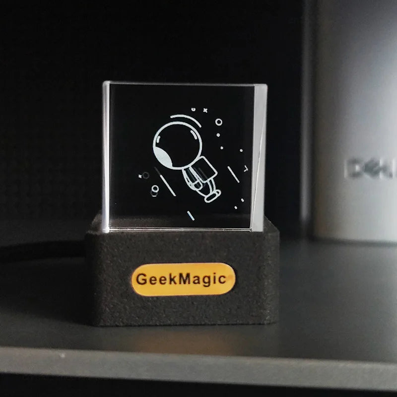 GeekMagic GIFTV Pantalla de fotos de cubo de cristal, estación meteorológica inteligente de escritorio holográfica, reloj Digital con álbum de animaciones GIF