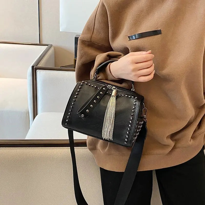 Mode niet frauen handtasche Breiten gurt weibliche Schulter taschen Kette quaste design Damen Umhängetaschen black boston totes