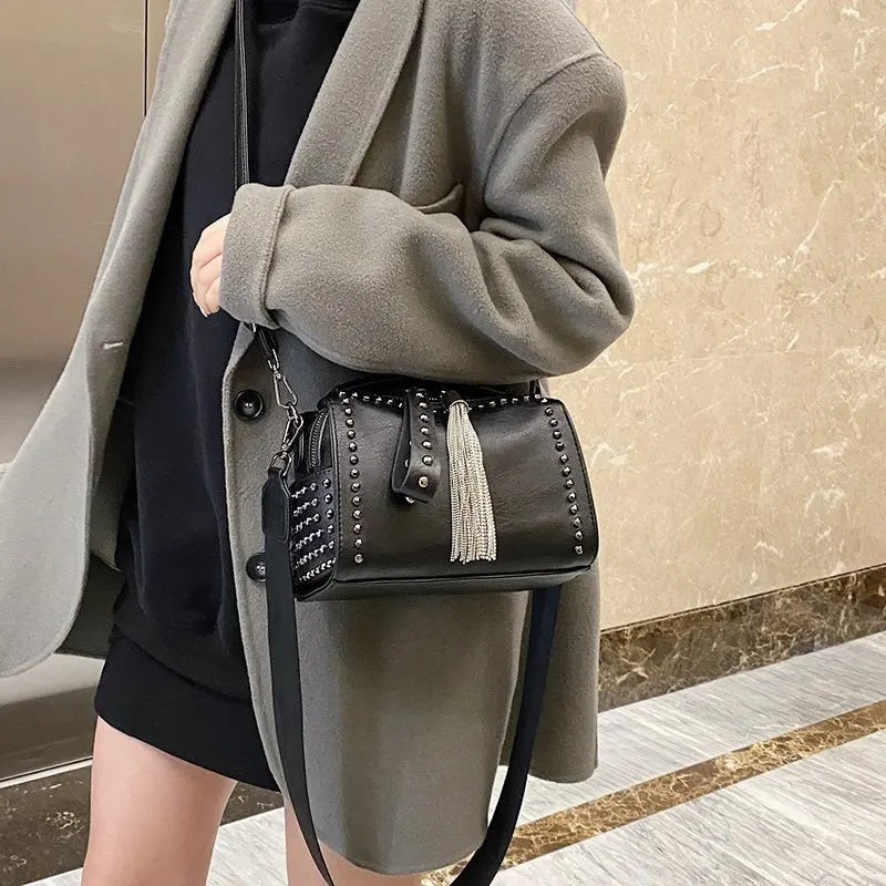 Mode niet frauen handtasche Breiten gurt weibliche Schulter taschen Kette quaste design Damen Umhängetaschen black boston totes