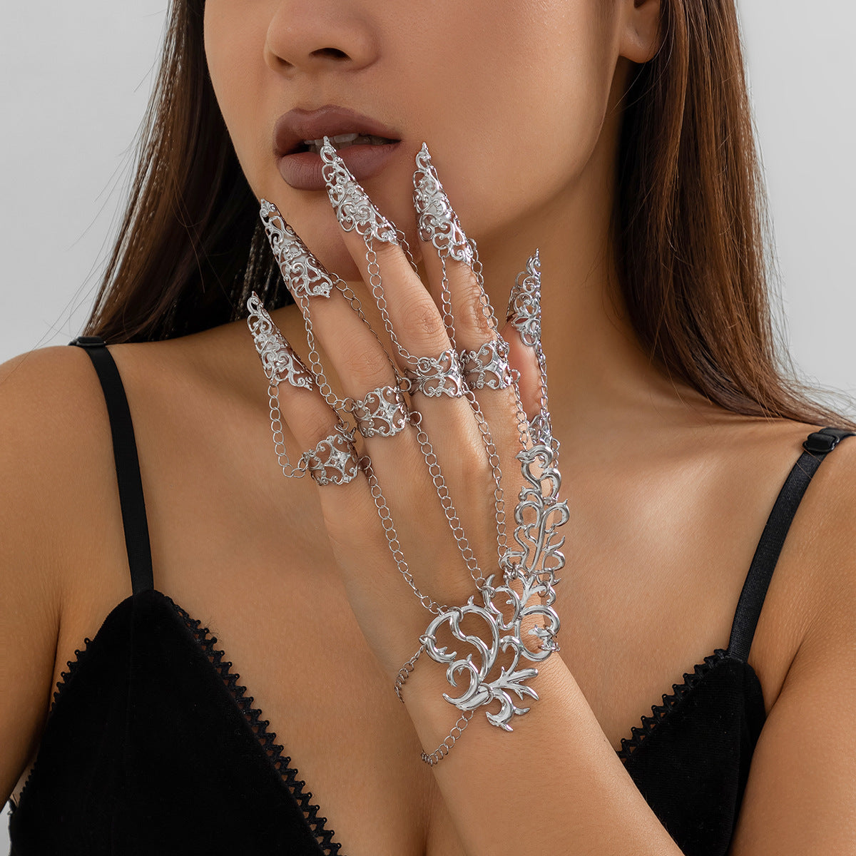 Hollow Tapered Fingernail Cap Mitten-type Bracelet Women 47g