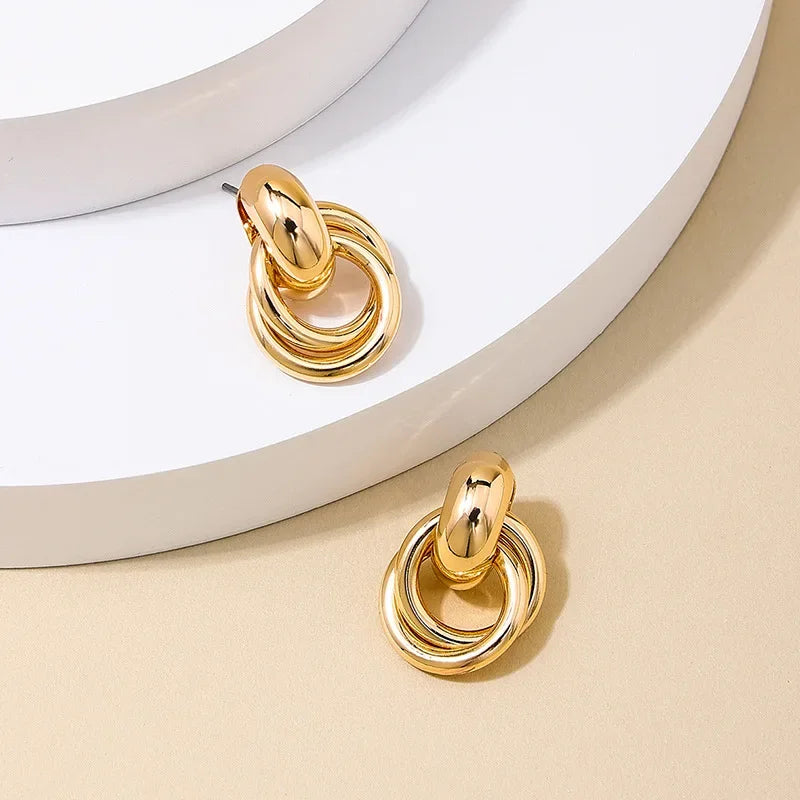 XINYI Orecchino a cerchio con nodo color oro argento per donna Placcatura lucida Orecchino alla moda con perno Gioielli da indossare ogni giorno carini
