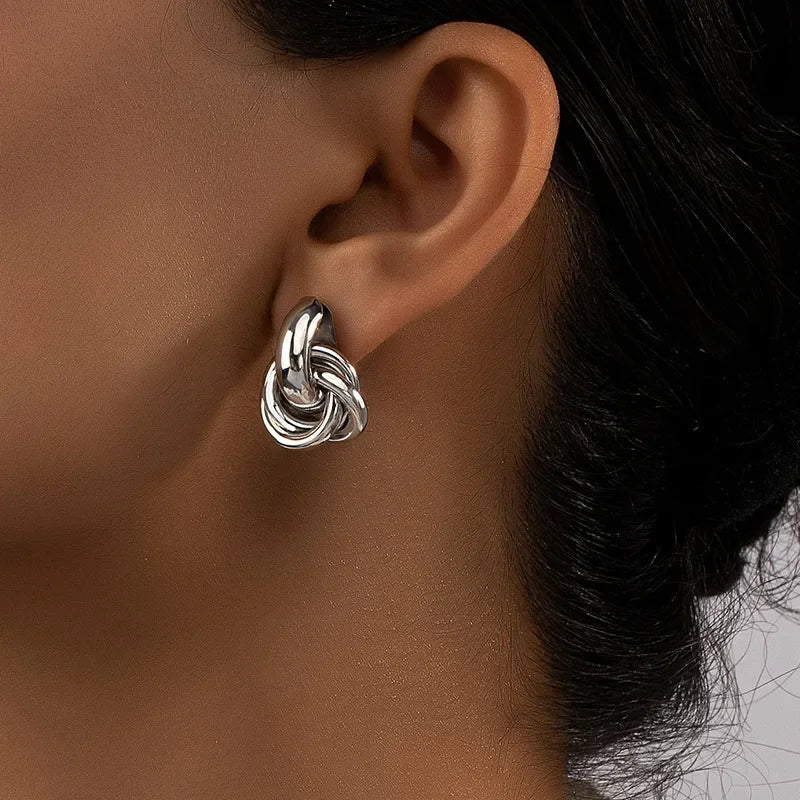 XINYI Orecchino a cerchio con nodo color oro argento per donna Placcatura lucida Orecchino alla moda con perno Gioielli da indossare ogni giorno carini
